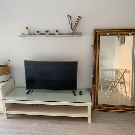 Acogedor Estudio En Primera Linea De Playa Benalmadena Exterior photo